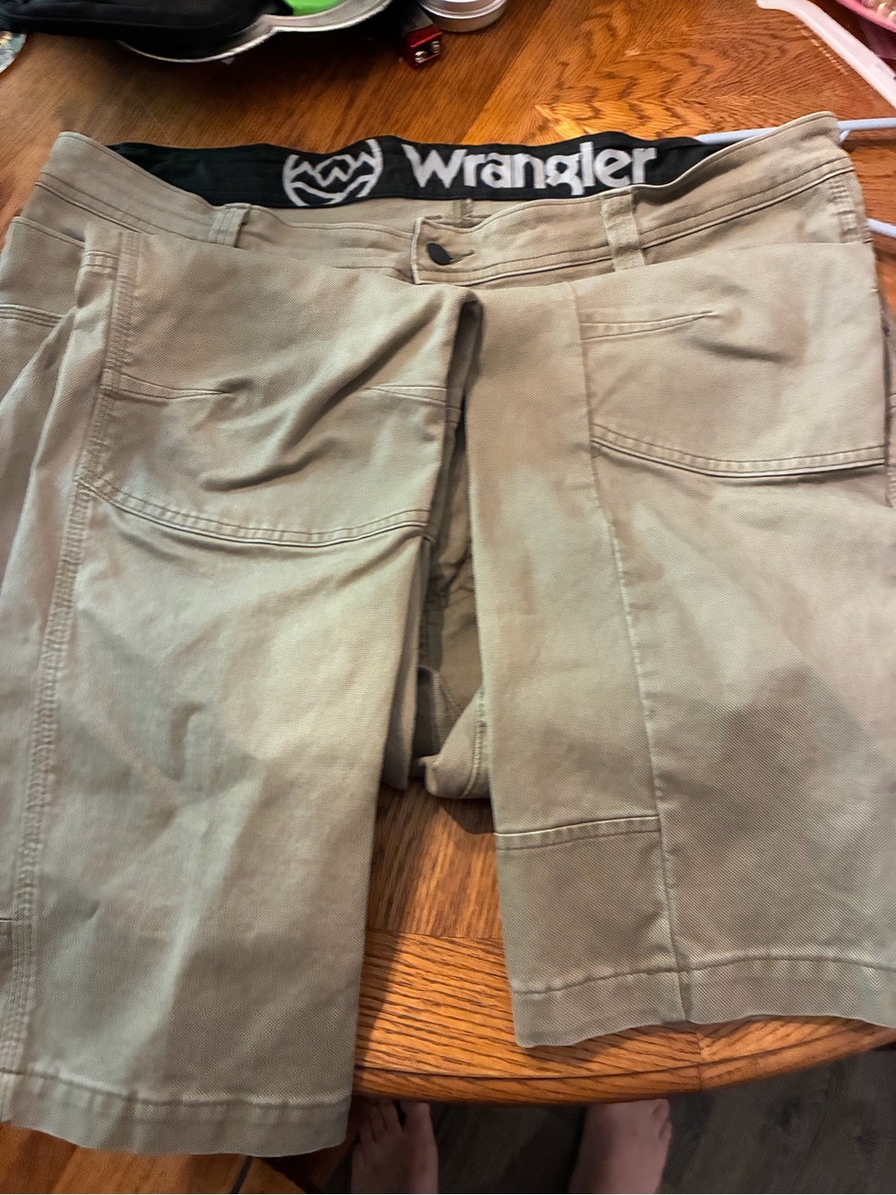 Wrangler Men's Tan Pants